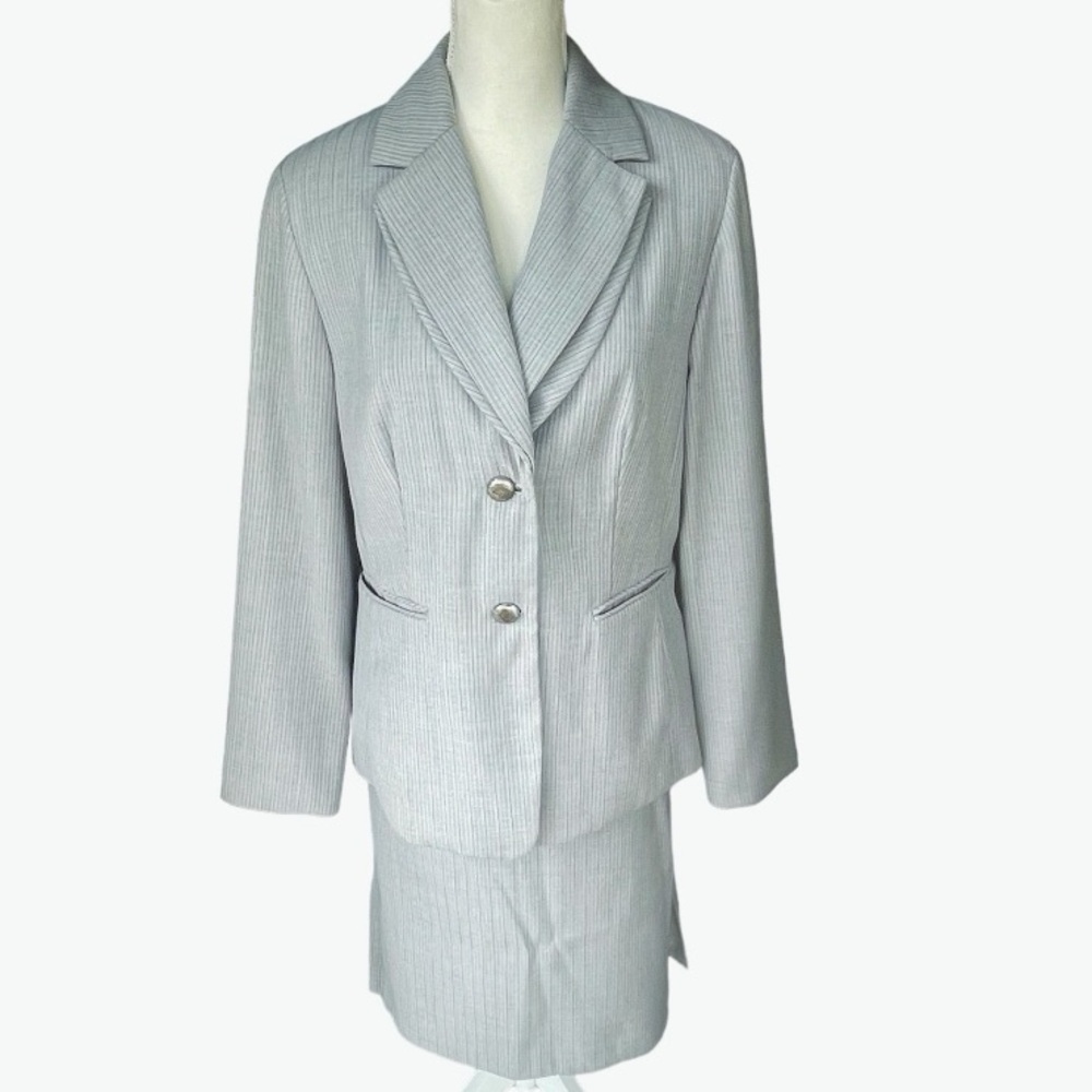 Levine Classics Two Piece Suit